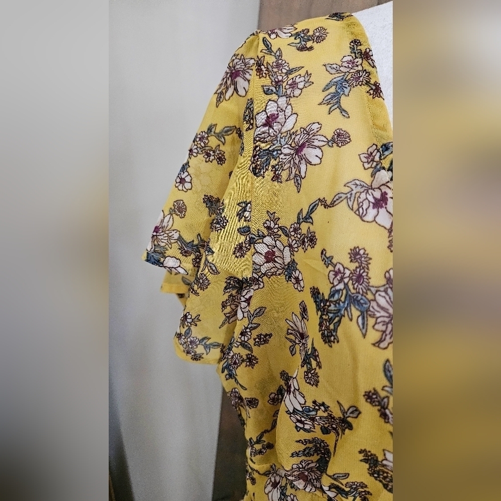 Meghan Los Angeles Yellow Floral High Low Duster Button Front Maxi Top. Med - Picture 7 of 16